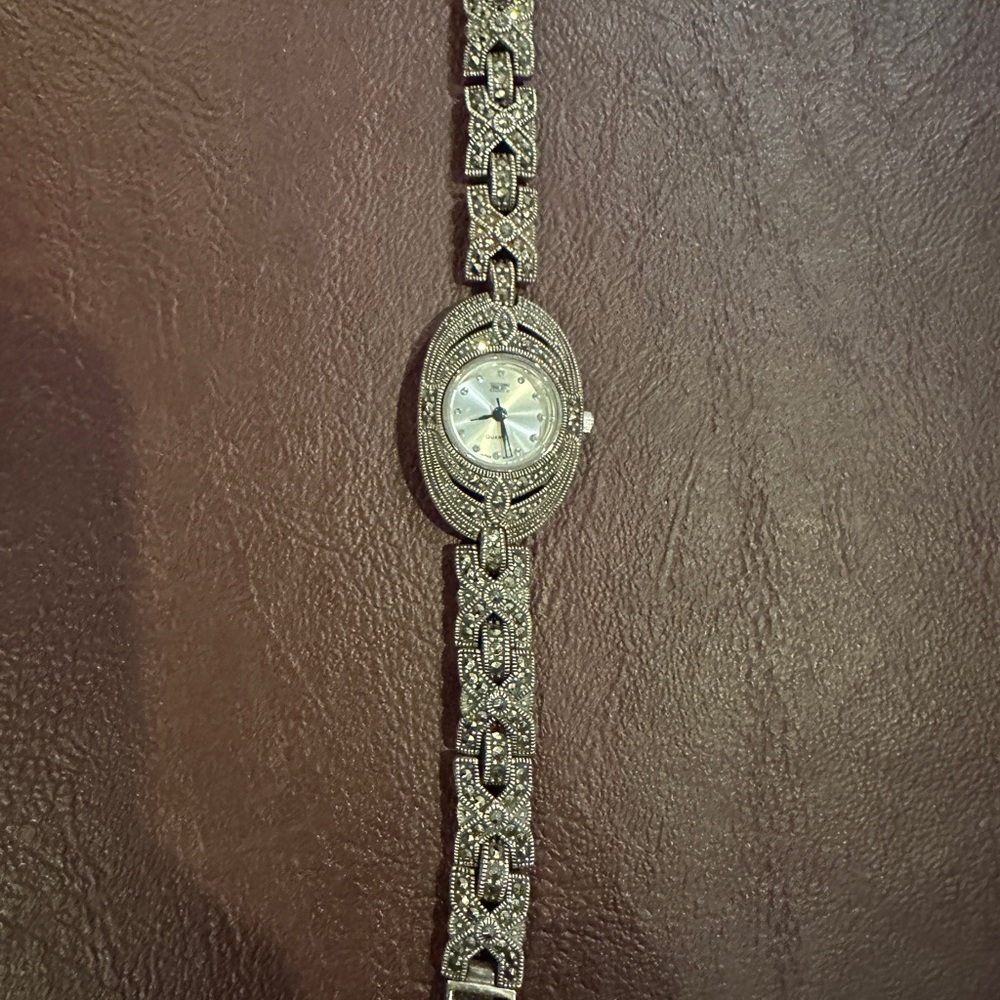 Authentic silver strap watch - Picture 3 of 6